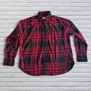 Levi's Classic Worker Flannel Overshirt in Red and Black Plaid